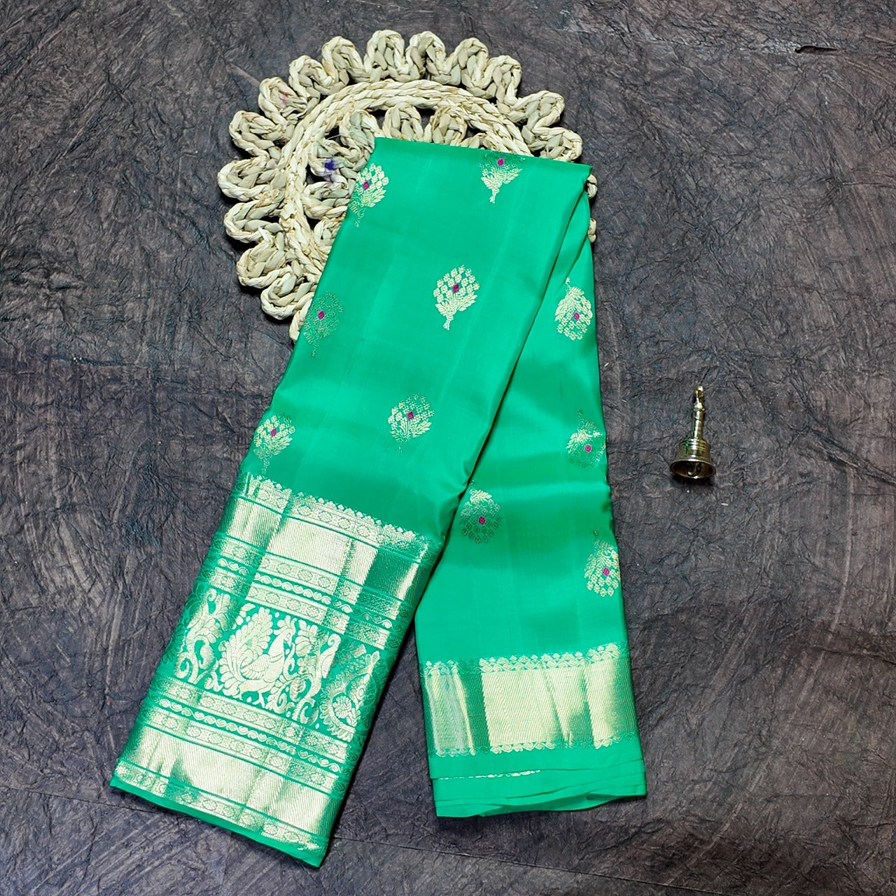 Light weight Pattu - L334102
