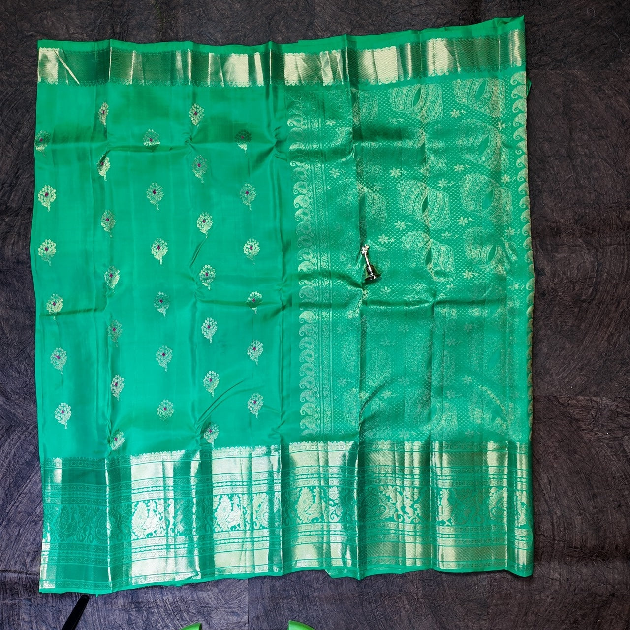 Light weight Pattu - L334102